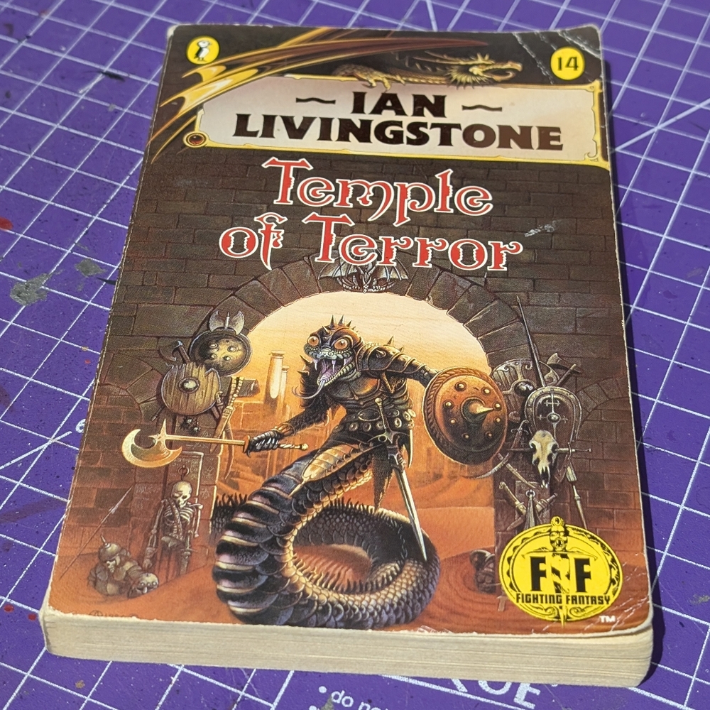 Fighting Fantasy - Temple of Terror by Ian Livingstone